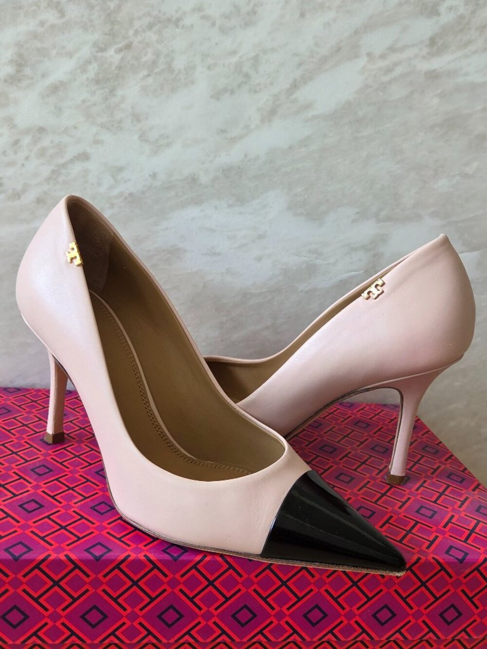 Tory Burch Penelope 85 mm Cap-Toe Pump seashell pink black 6